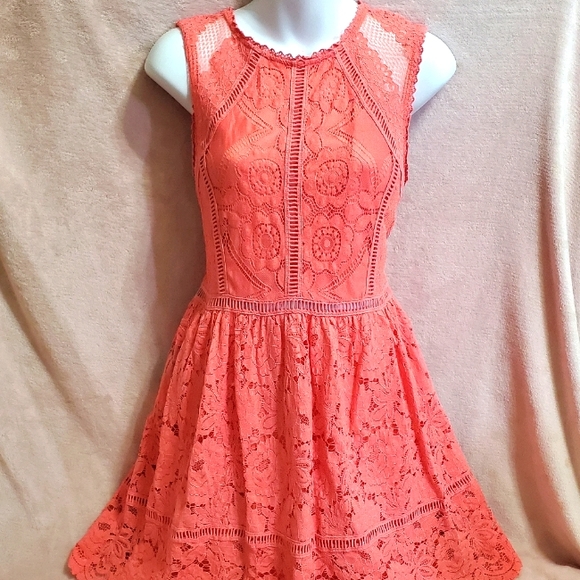 Like NEW Pretty Peach Allover Lace Sleeveless Dress Sz L Xhilaration - Picture 1 of 13